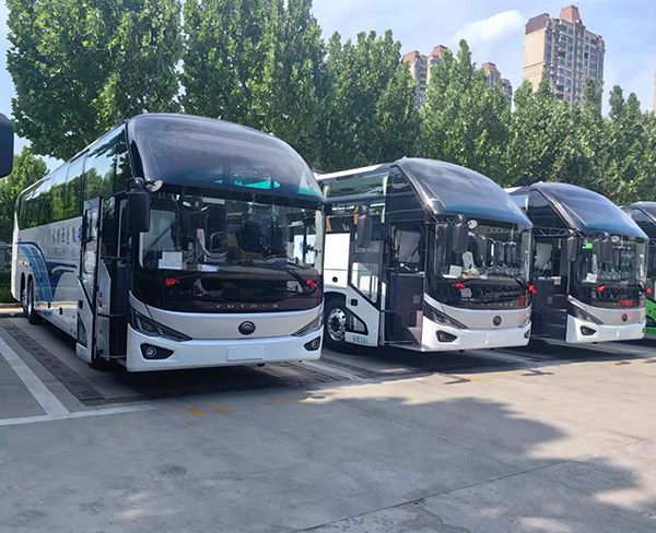 大巴车
