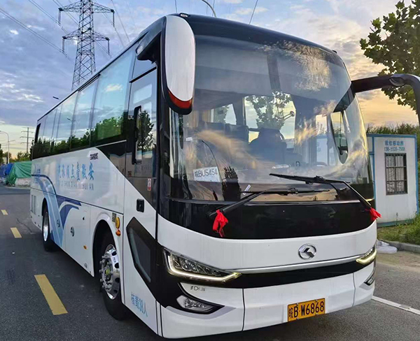 大巴车