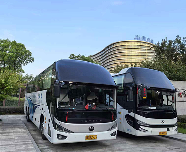 大巴车