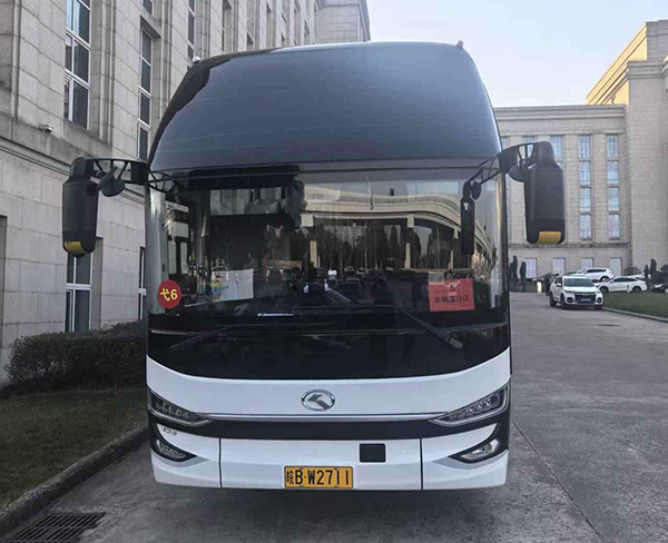 大巴车