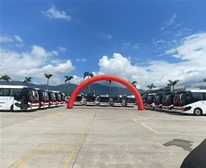 大巴车