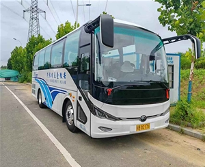 大巴车