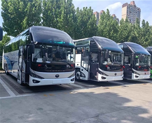 大巴车